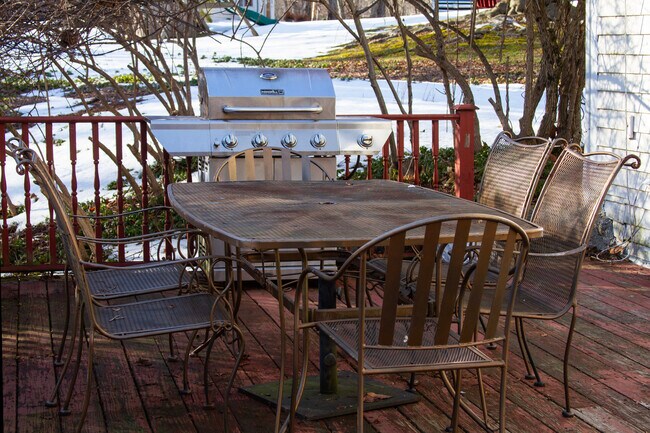 Foto del edificio - 21B Hoydens Hill Rd