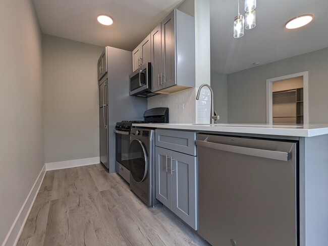 Building Photo - 372 Hazel Ave