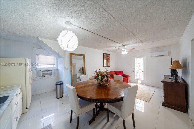 Foto del edificio - 1678 SW 11th St