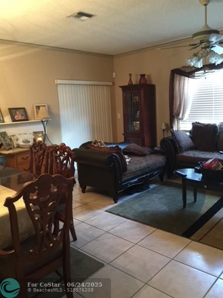 Foto del edificio - 9471 Bradshaw Ln
