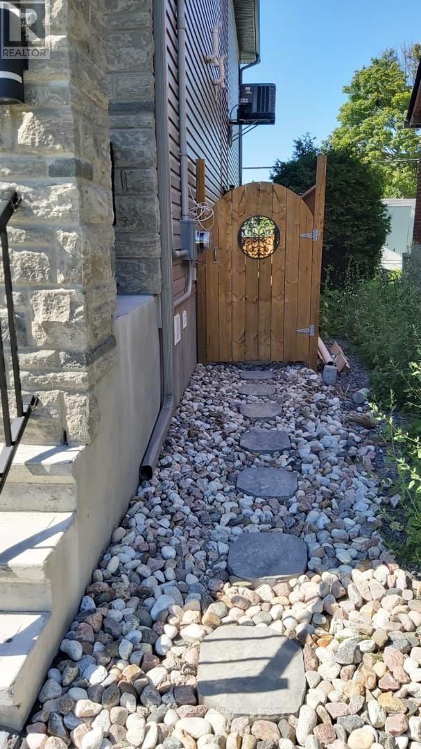 Building Photo - 1293 Thames St