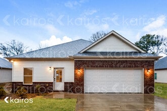 Building Photo - 611 White Oak Cir