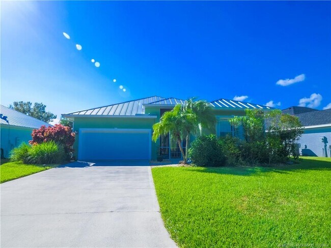 Building Photo - 482 NW Emilia Way