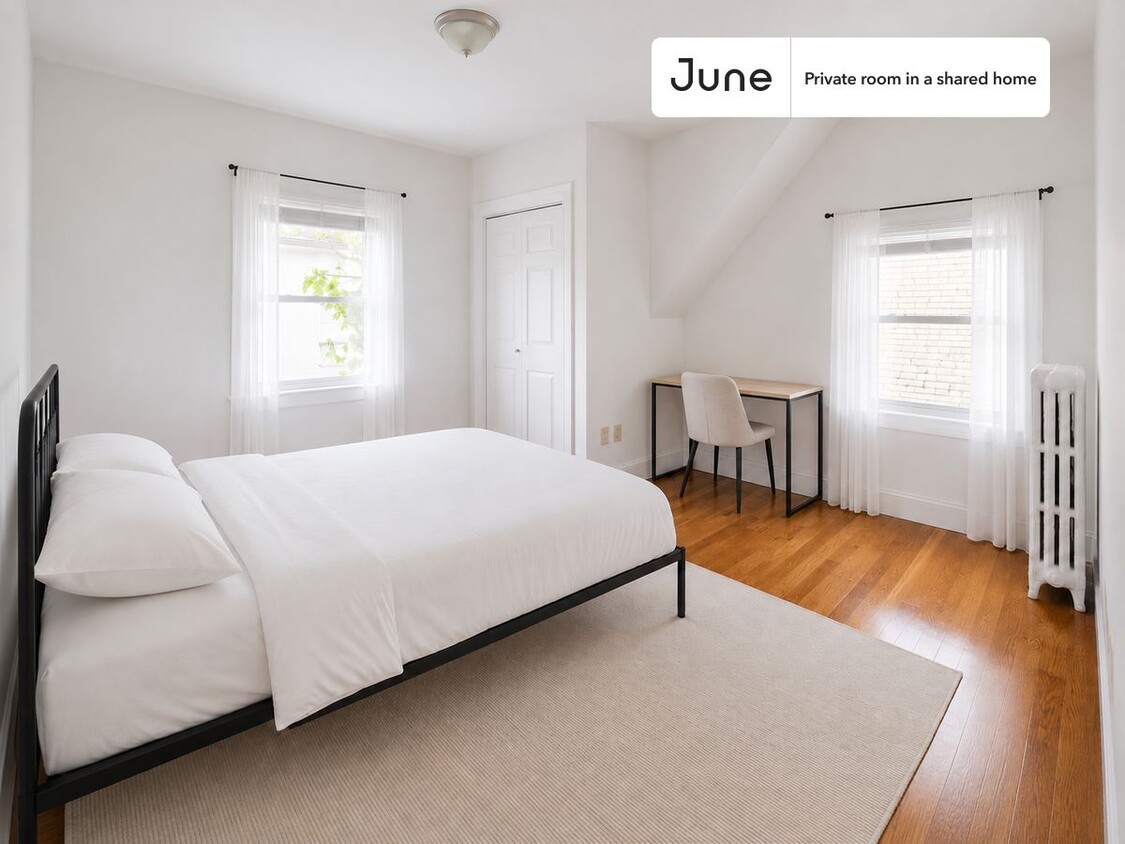 Room in Shared 7 bed/2 bath home in Brighton - Room in Shared 7 bed/2 bath home