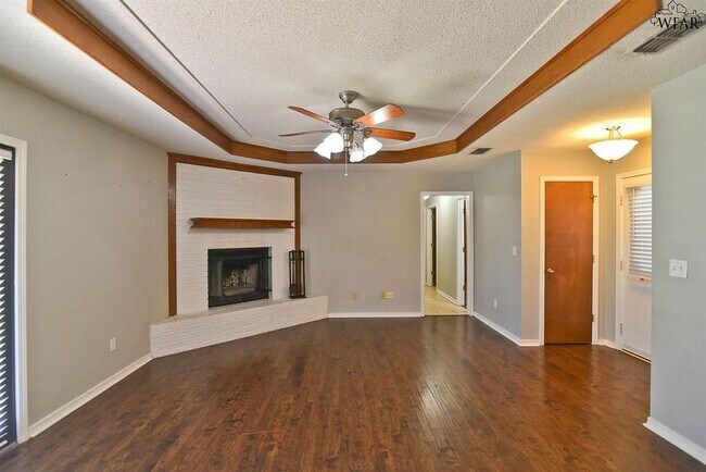 Building Photo - 4618 Sabota Ave