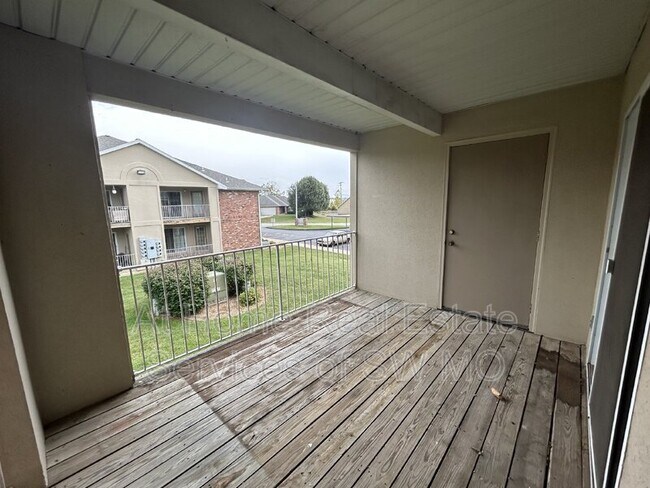 Building Photo - 877 N 22nd