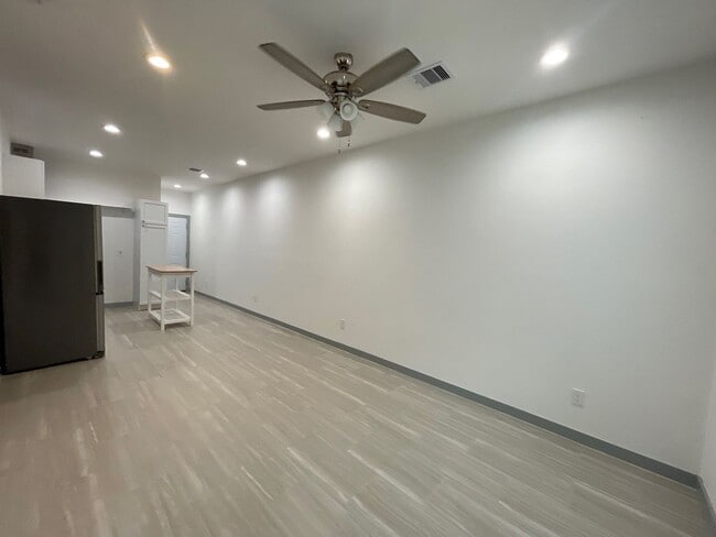 Foto del edificio - 5226 Ridgevan St