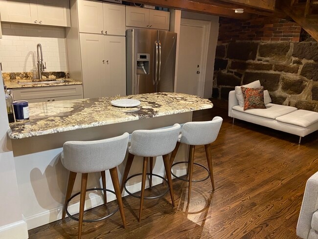 Kitchen - 90 Commercial St
