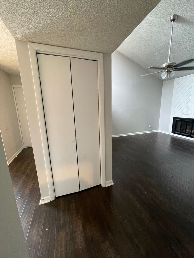 Foto del edificio - Updated 2 Bed 2 Bath Condo Move In Ready!