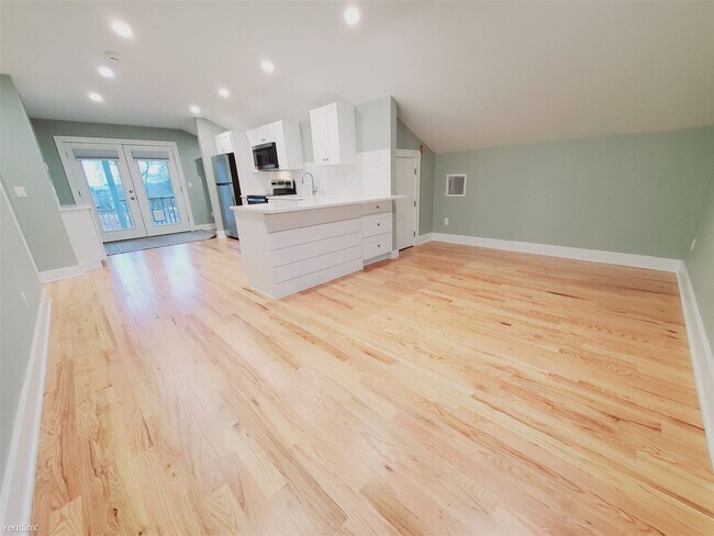 Building Photo - 1 br, 1 bath Condo - 18 Belltown Rd Unit 4