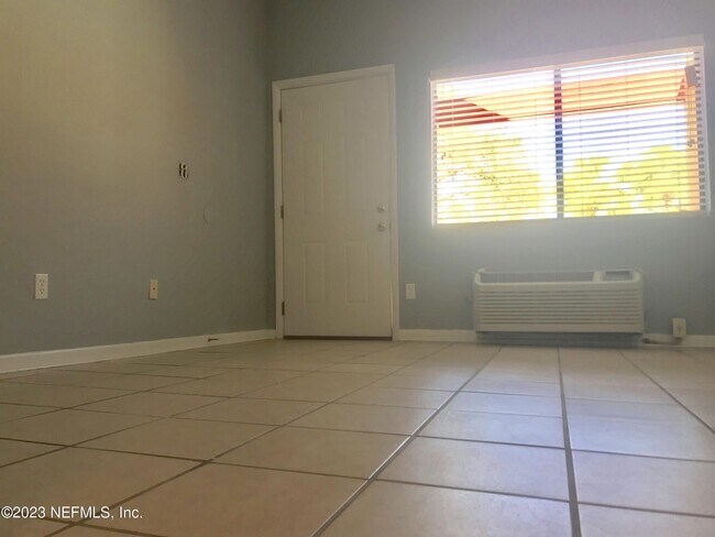 Building Photo - 8286 San Jose Manor Ct