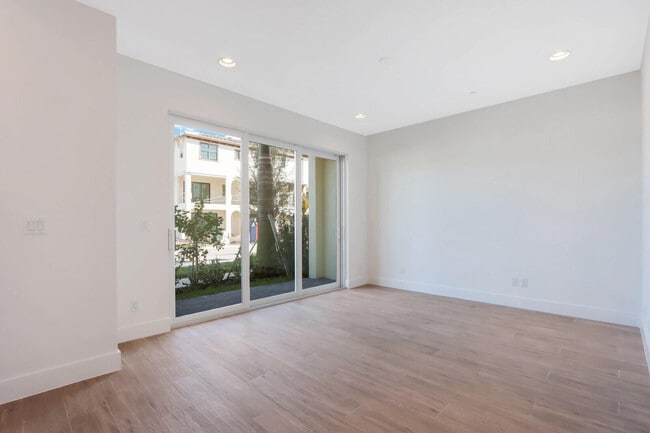 Foto del edificio - 5352 Sagan Ln