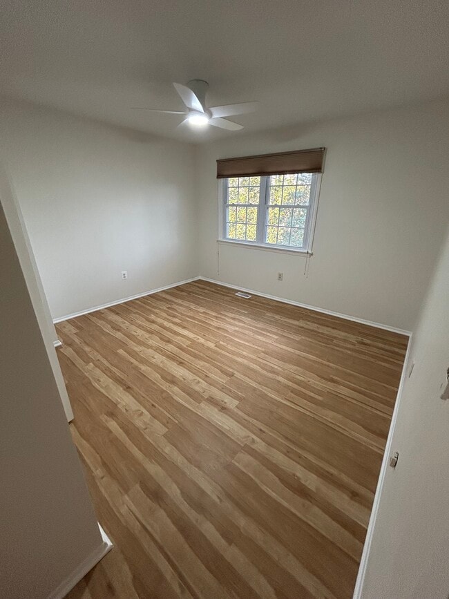 Guest Bedroom 1 - 69 Old Mill Bottom Rd N