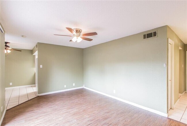 Building Photo - 2600 Penny Ln