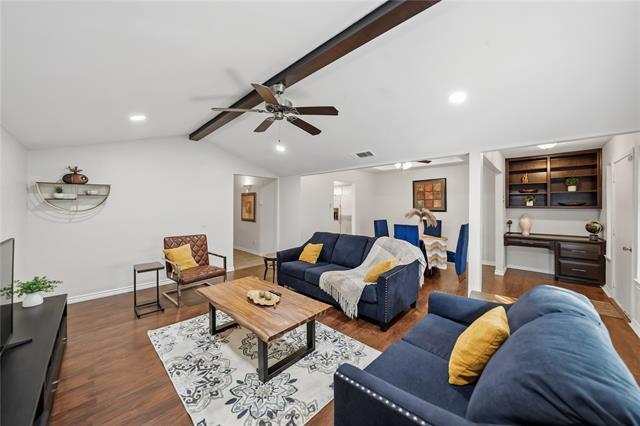 Foto del edificio - 922 Shady Creek Ln