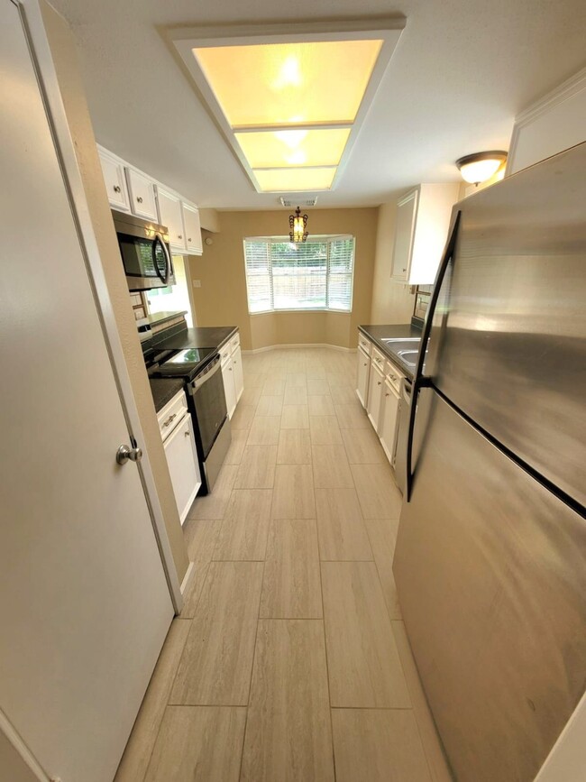 Building Photo - 22 W Broken Oak Ct