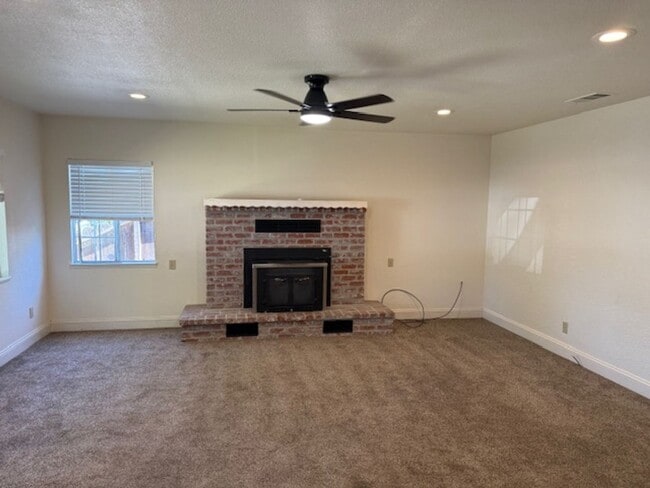 Building Photo - Cozy 3-Bedroom Home for Rent in Tracy!