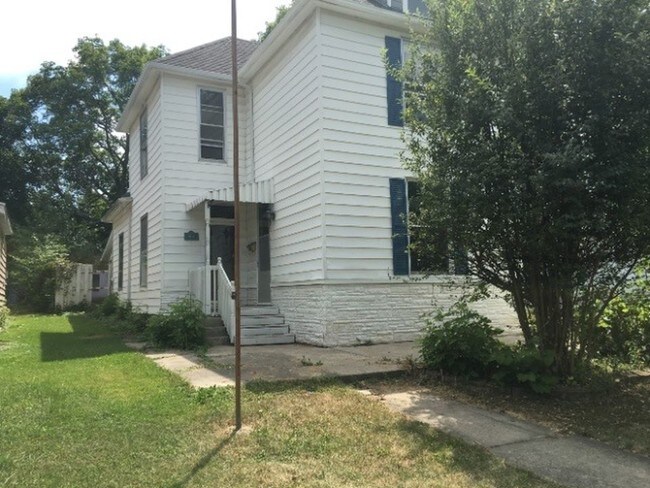 Building Photo - 2119 High St