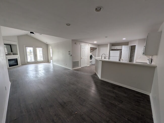 Building Photo - 5004 Hunters Trail