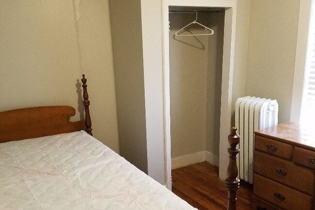 Bedroom - 30 Allen St