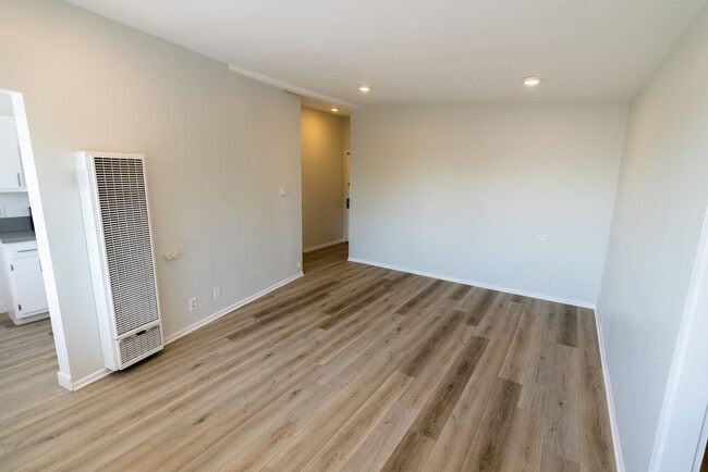 Interior Photo - 1253 Havenhurst Drive