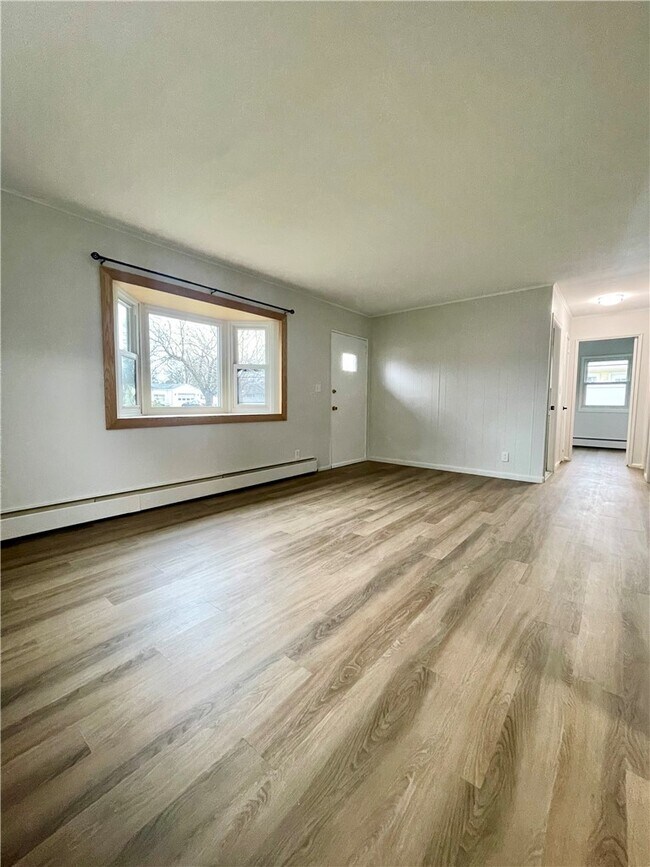 Foto del edificio - 218 Lynhurst Ave