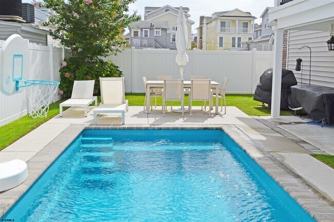 Foto del edificio - 117 N Jefferson Ave