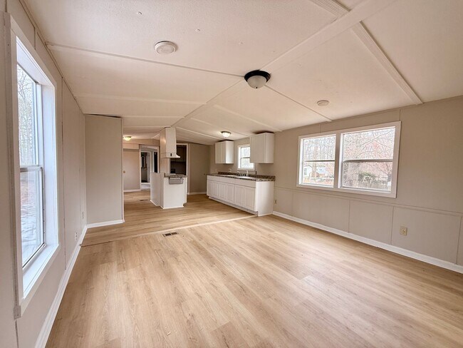 Foto del edificio - Open Concept 2 Bed, 2 Bath home FOR RENT in Laurel Lakes, NJ $1500