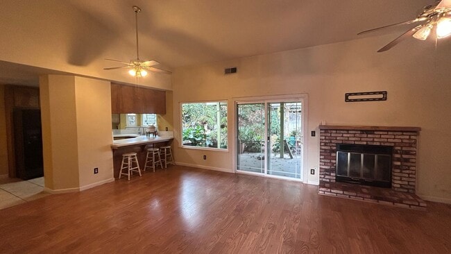 Foto del edificio - 4609 Wessex Ln