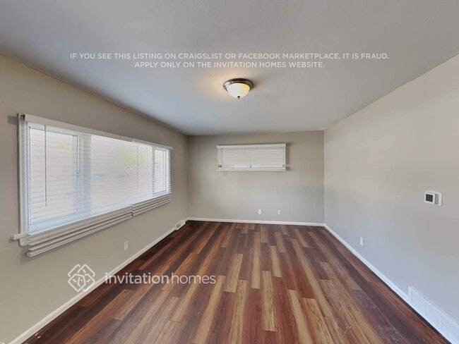 Foto del edificio - 8011 Stuart Pl