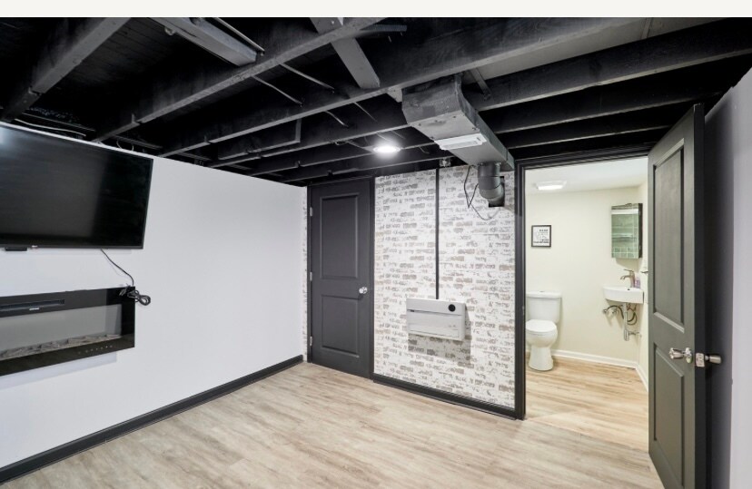 Foto principal - 4830 Goethe Ave