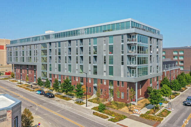 Building Photo - City Square Lofts