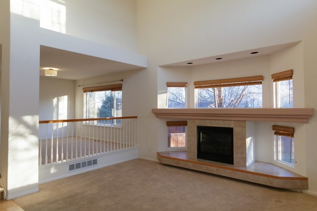 Building Photo - 4560 Maroon Circle