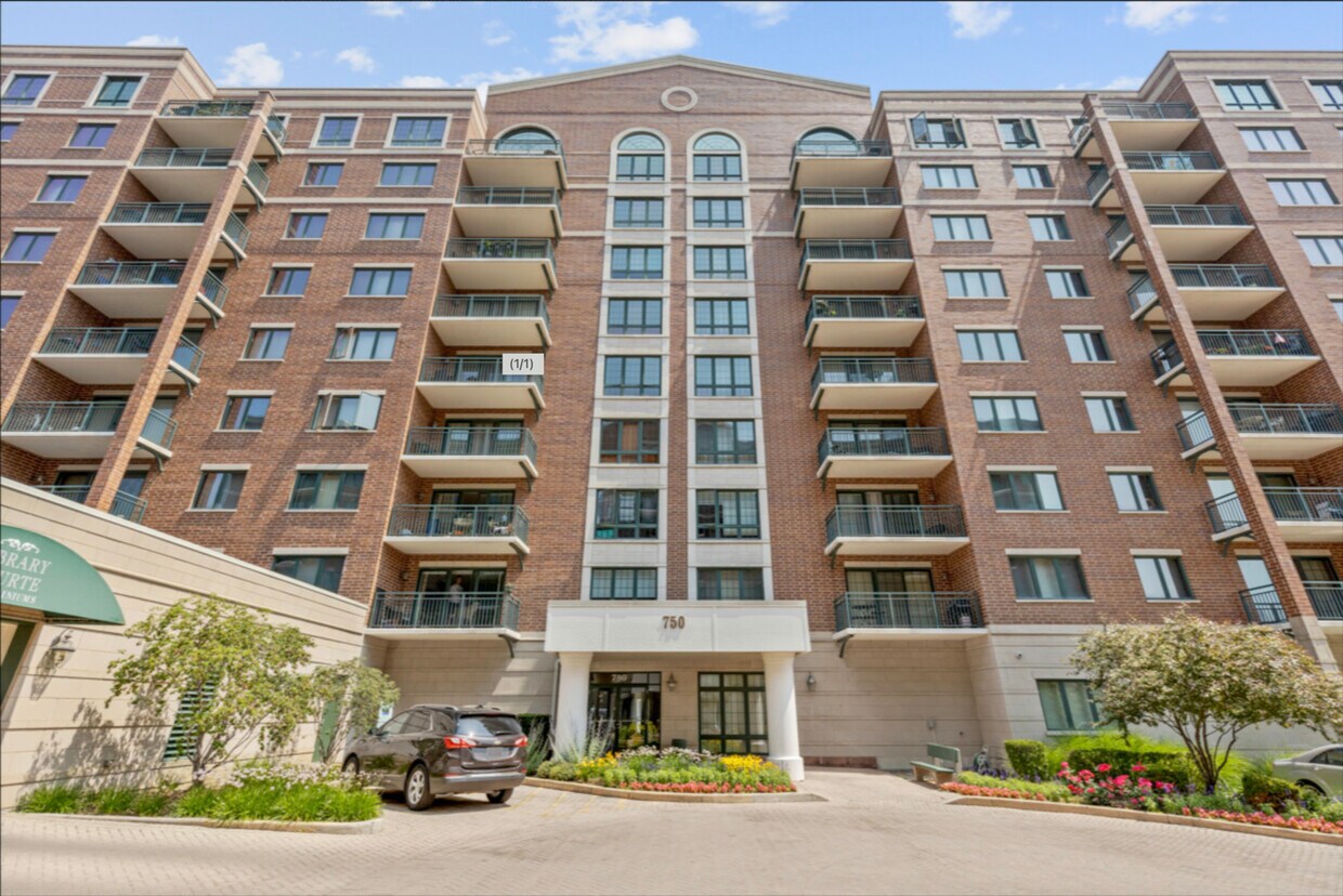 Foto principal - 750 Pearson St