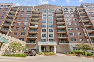 Building Photo - 750 Pearson St