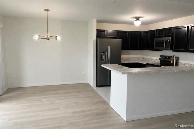 Building Photo - 51843 E Pointe Ln