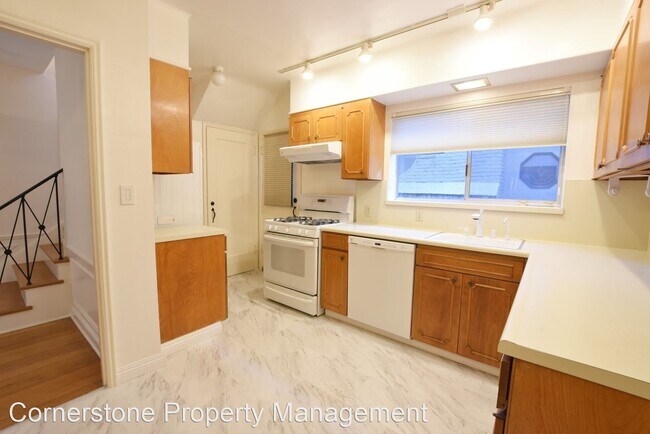 Foto del edificio - 3 br, 2 bath House - 1530 Calaveras Ave