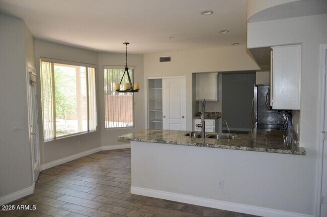 Foto del edificio - 9345 E Pine Valley Rd