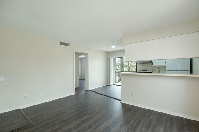 Building Photo - 506 Willow St