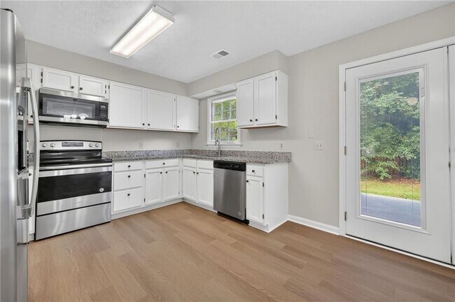 Building Photo - 12110 Greenmont Walk