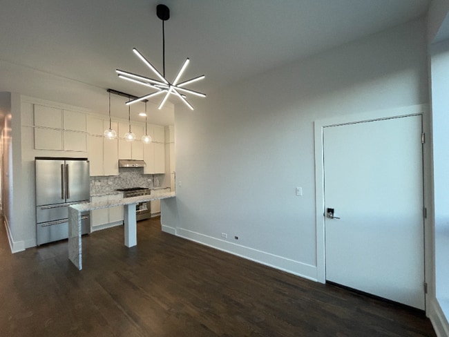 Photo - 1647 W Hubbard St Apartment