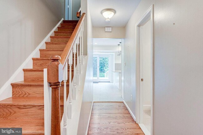 Foto del edificio - 12127 Holly Knoll Cir