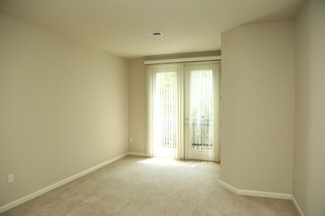 Foto del edificio - 745-2B Walker Square