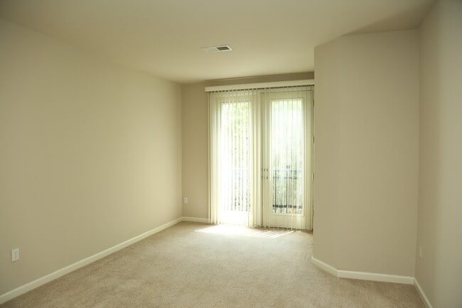 Photo - 745-2B Walker Square House