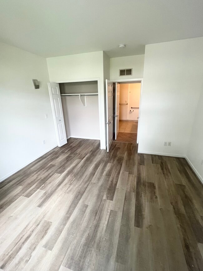 Building Photo - 3139 Professional Dr