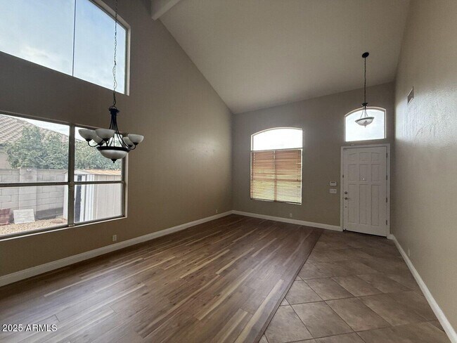 Foto del edificio - 6079 W Irma Ln