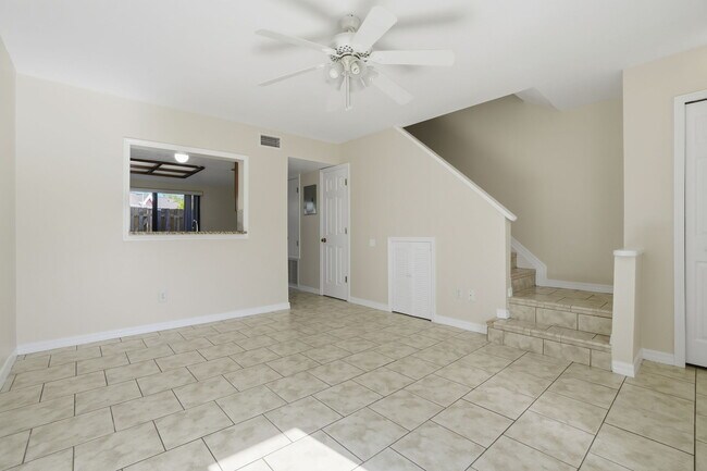 Foto del edificio - 12025 Pepperdine Pl