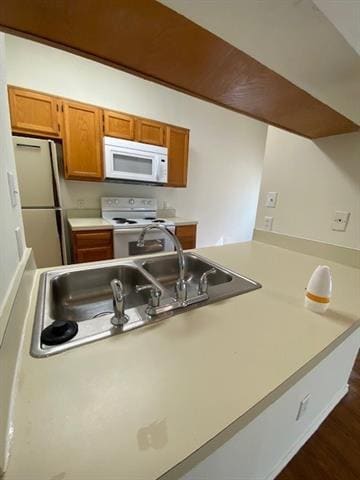 Foto del edificio - 7126 Holly Hill Dr