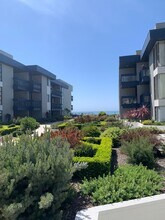 Building Photo - 350 Paseo De Playa