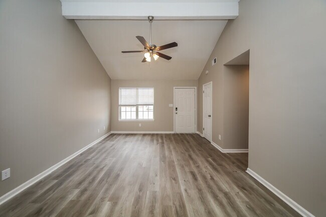 Foto del edificio - 5895 Waverly Dr